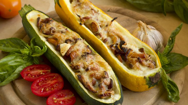 Courgette stuffed with brown rice